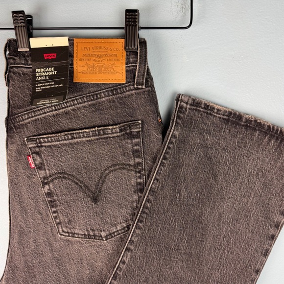 NEW‎ Levi's Premium Ribcage Straight Ankle HR Jeans Women's 29 Faded Black Denim - Picture 1 of 8
